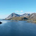 Idyllisk I Lofoten بيت للعطل *