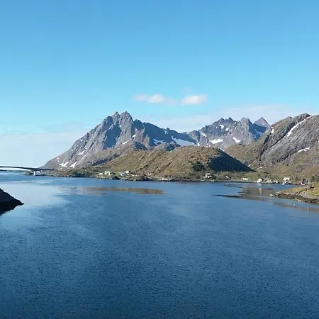 Idyllisk I Lofoten بيت للعطل *